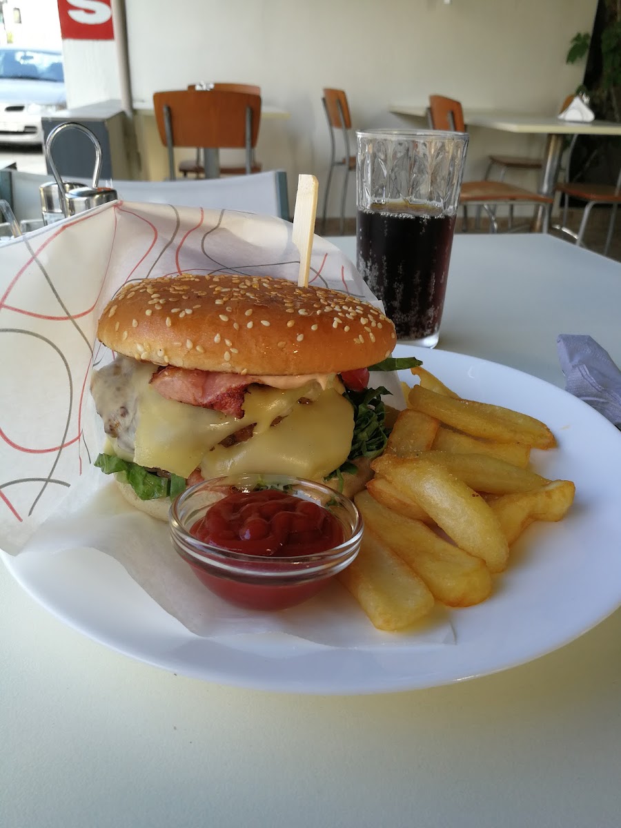 Friendly's Fast Food-8